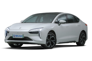 内饰与空间实拍解析，全景视野与最新市场行情一览