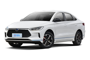 纯电家轿深度实拍：全景内饰与空间体验，参考价15万起