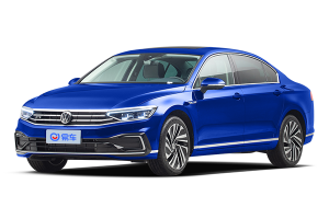 插电混动轿车实拍图解，内饰全景亮相，即将上市开启预订