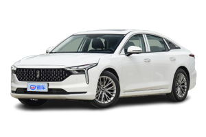 中型家轿深度实拍，全景内饰与实测油耗解析，参考价惊喜