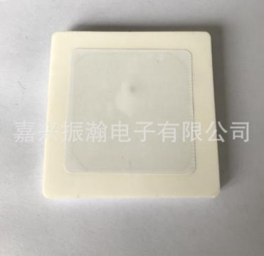 超高频读写器天线大尺寸设计优势解析