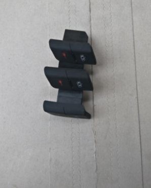 奥迪A4门锁开关原厂价格可谈配件专卖