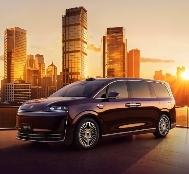 华为余承东官宣智界V9春天上市｜旗舰MPV亮点解析